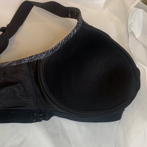 Victoria Sport Padded Perforated Sports Bra 38DD in color, black and white - Picture 6 of 10